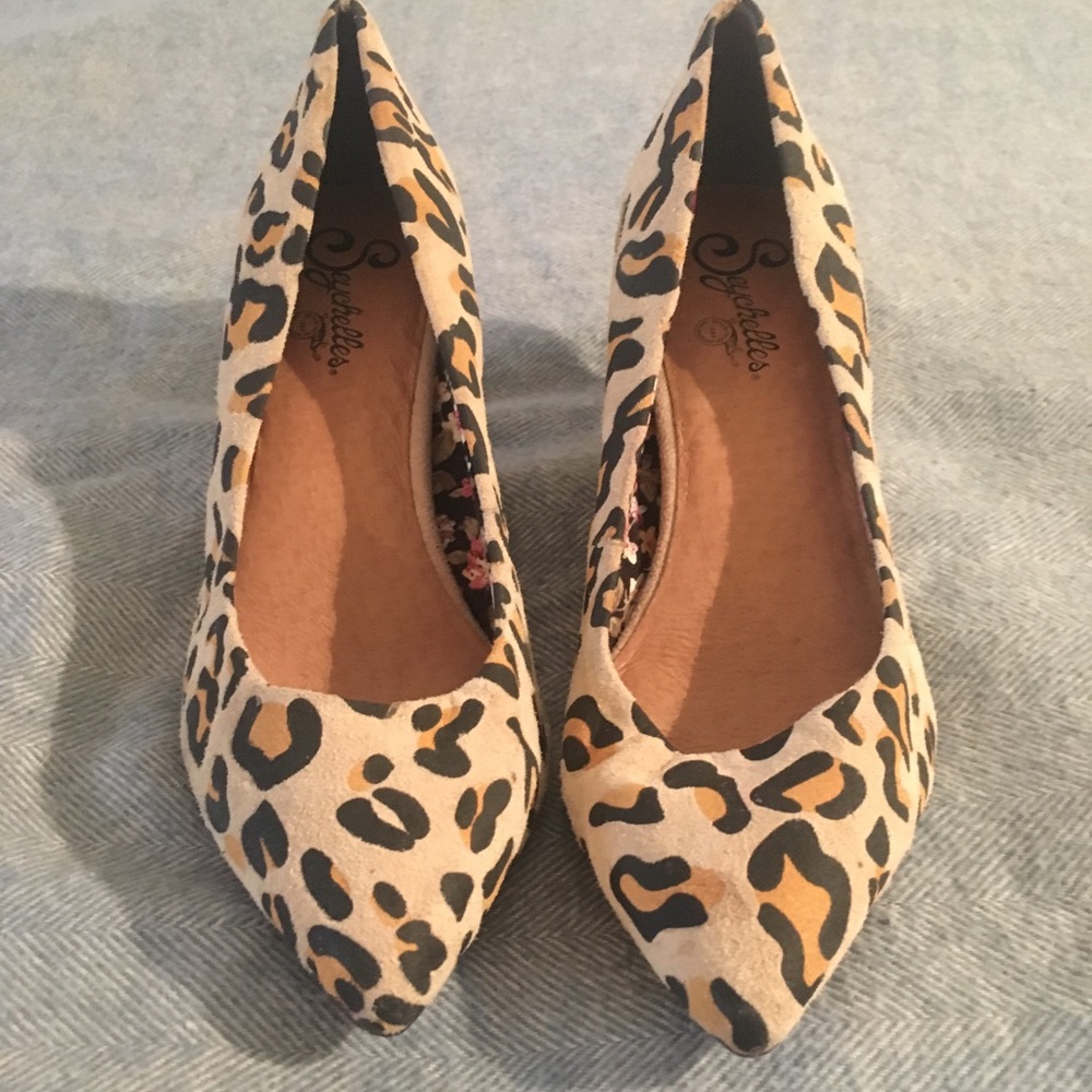 Seychelles leopard kitten heels : size 7.5